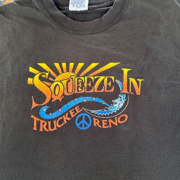 NOW CLOSED - Squeeze In Restaurant Truckee Reno T Shirt Black Faded Size Large - Picture 2 of 8